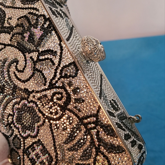 Judith Leiber VERY RARE VINTAGE Crystal Purse - Picture 12 of 16